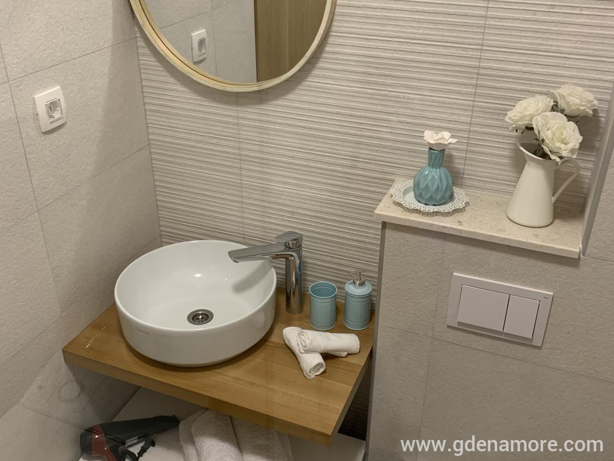 Vila Djulija, privatni smeštaj u mestu Baošići, Crna Gora - 0337E32E-6DC8-4C85-A7E6-F4FE600FCDC6
